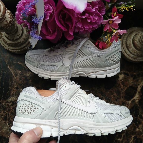 Nike Vomero 5 Vast Grey Athletic/Lifestyle Shoes Size 8 Men/9.5 for Women - Picture 3 of 12